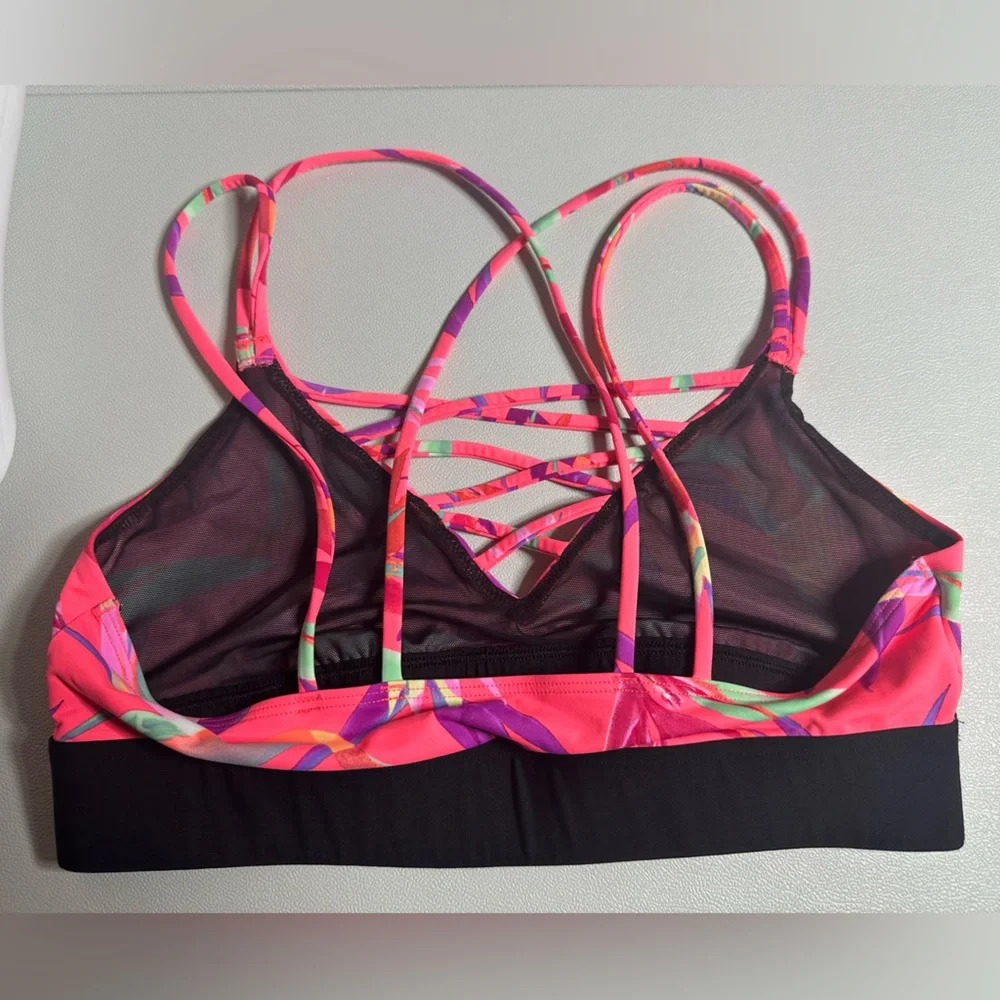 PINK Victoria’s Secret Ultimate Strappy Printed Sports Bra - Picture 5 of 5
